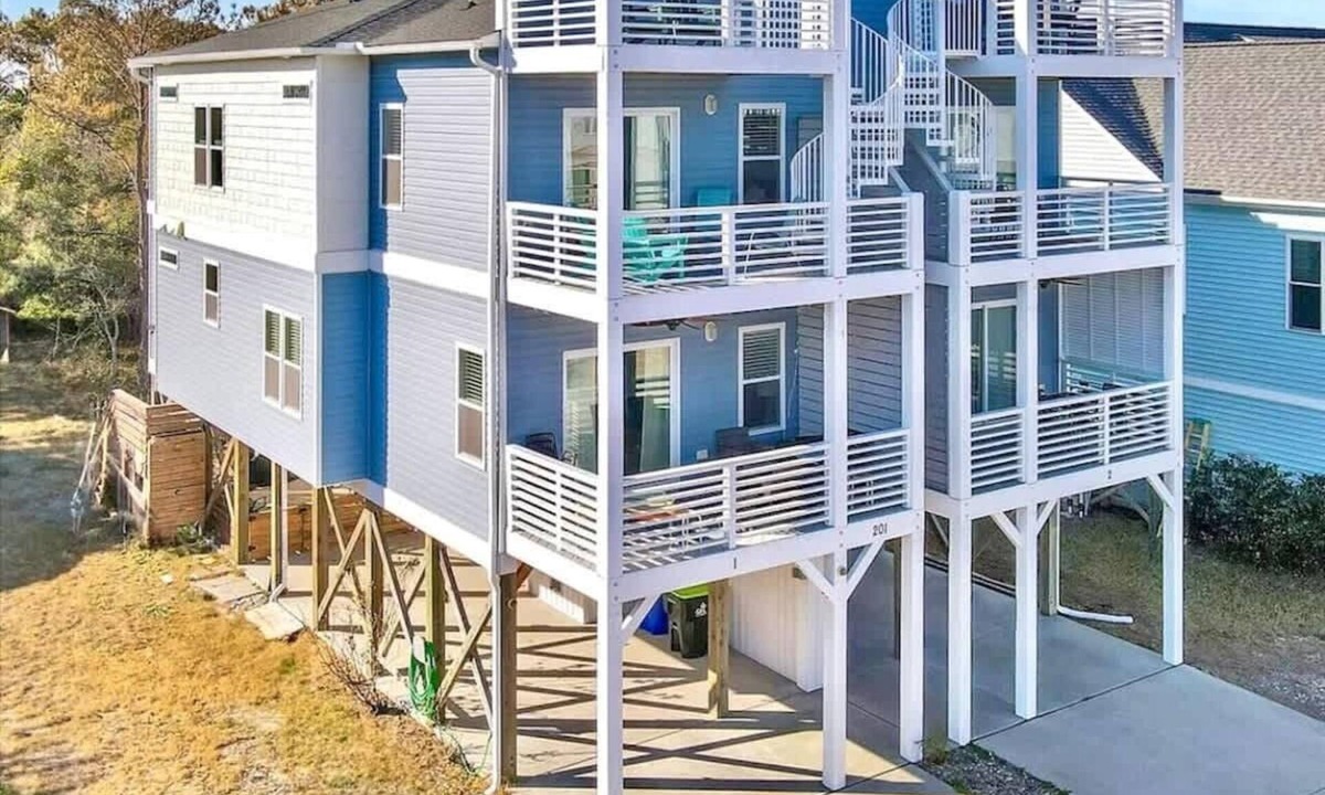 Wilmington Beach Villa | Steps from beach and boardwalk!