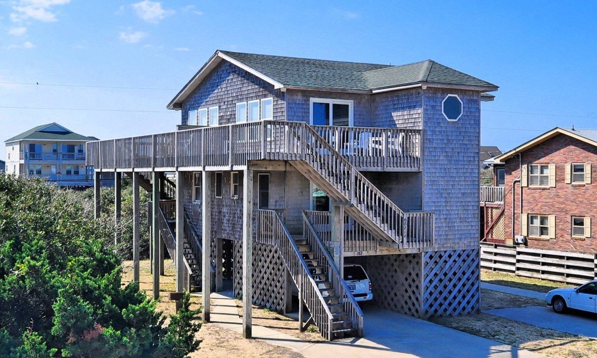 Buxton Cottage | Storm Cottage- Short Walk to Beach- Community Pool & Spa