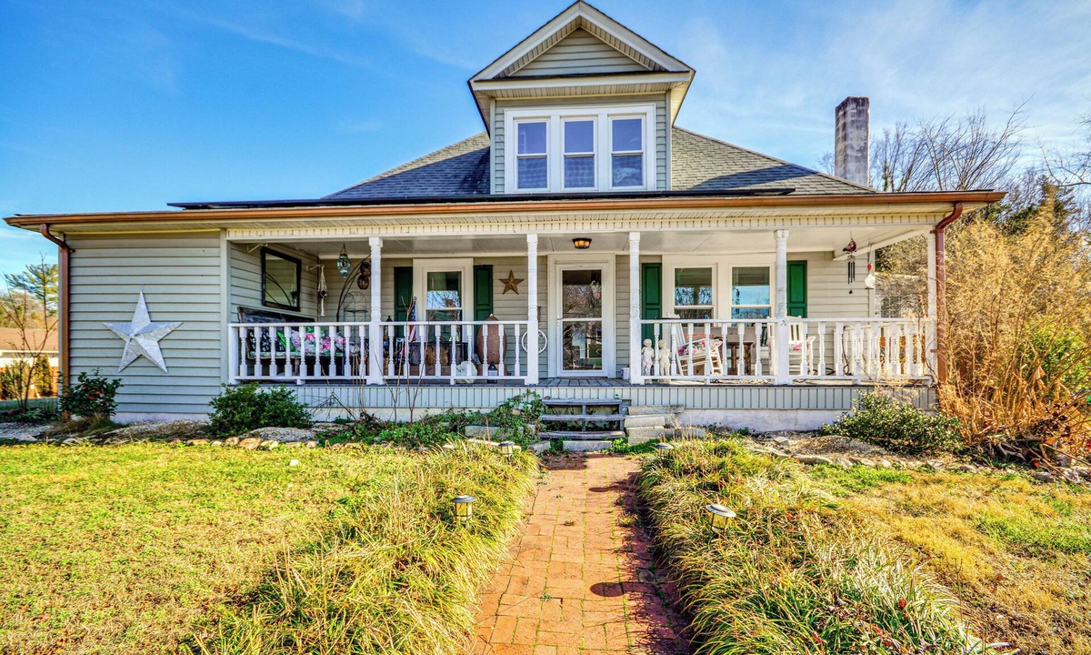 Mount Airy House | 'Storybook Craftsman' Home w/Private Hot Tub!