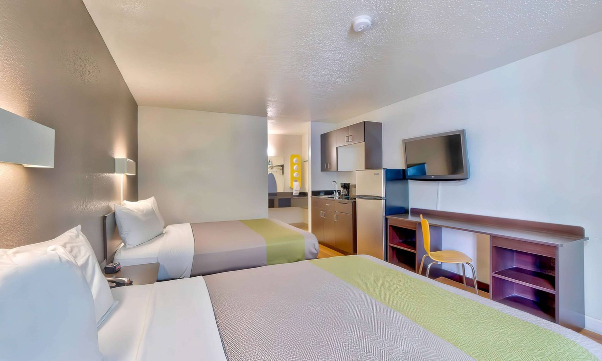 Gainesville Hotel | Studio 6 Gainesville, FL