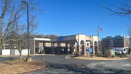 Aquia Harbour Hotel | Studio 6 - Stafford, VA - Quantico