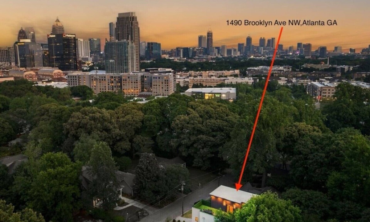 Loring Heights House | Stunning New 4BR/4BA Loring Heights Home | Private Rooftop + 4 King Beds