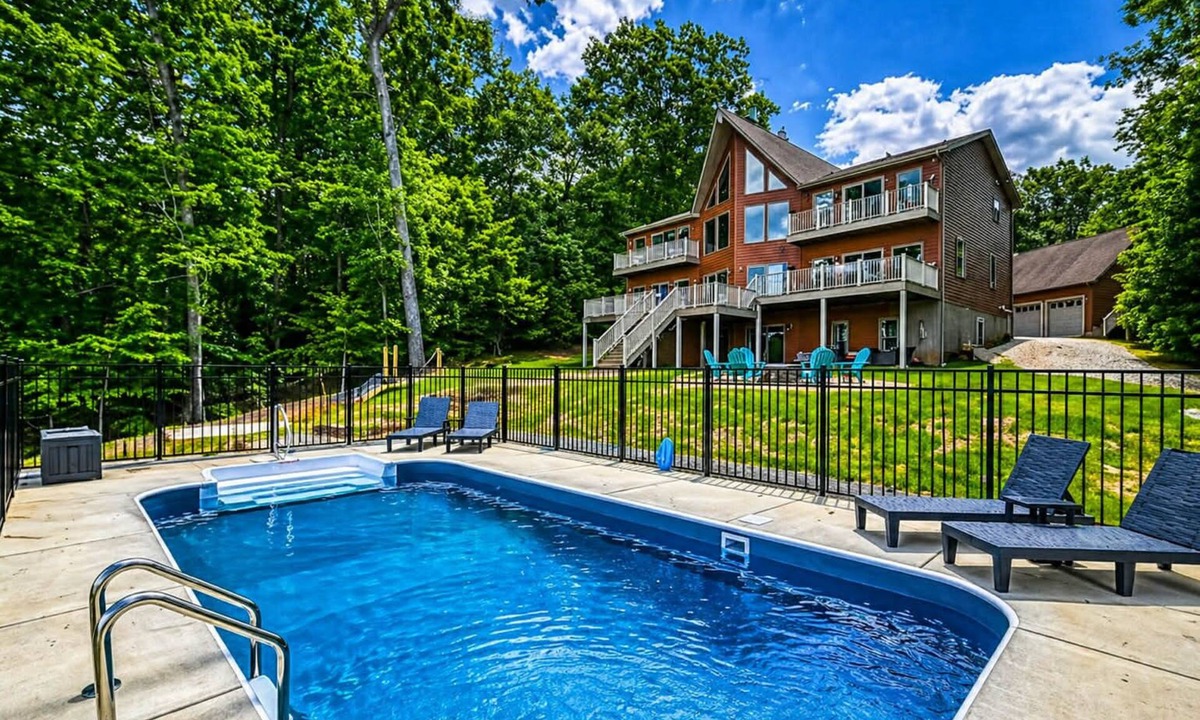 Mineral House | Stunning Public Side Lake Anna Waterfront Heated Pool Game Room Boatdock Hot Tub Firepit