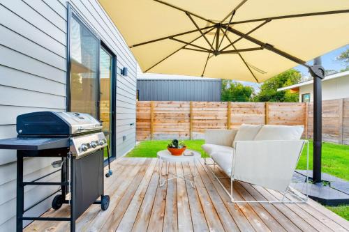 South Manchaca House | Stylish 2 bedroom Retreat in South Austin