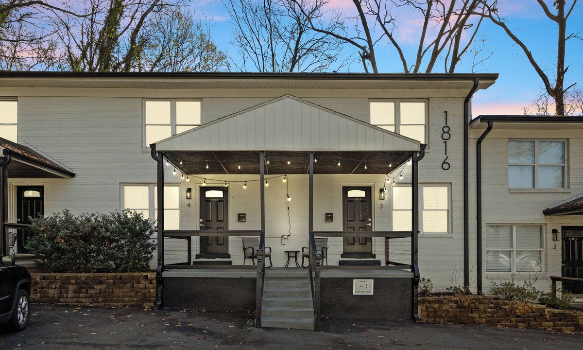 Villa Heights House | Stylish 2B Boutique Stay Just 5 Minutes to Uptown on VRBO