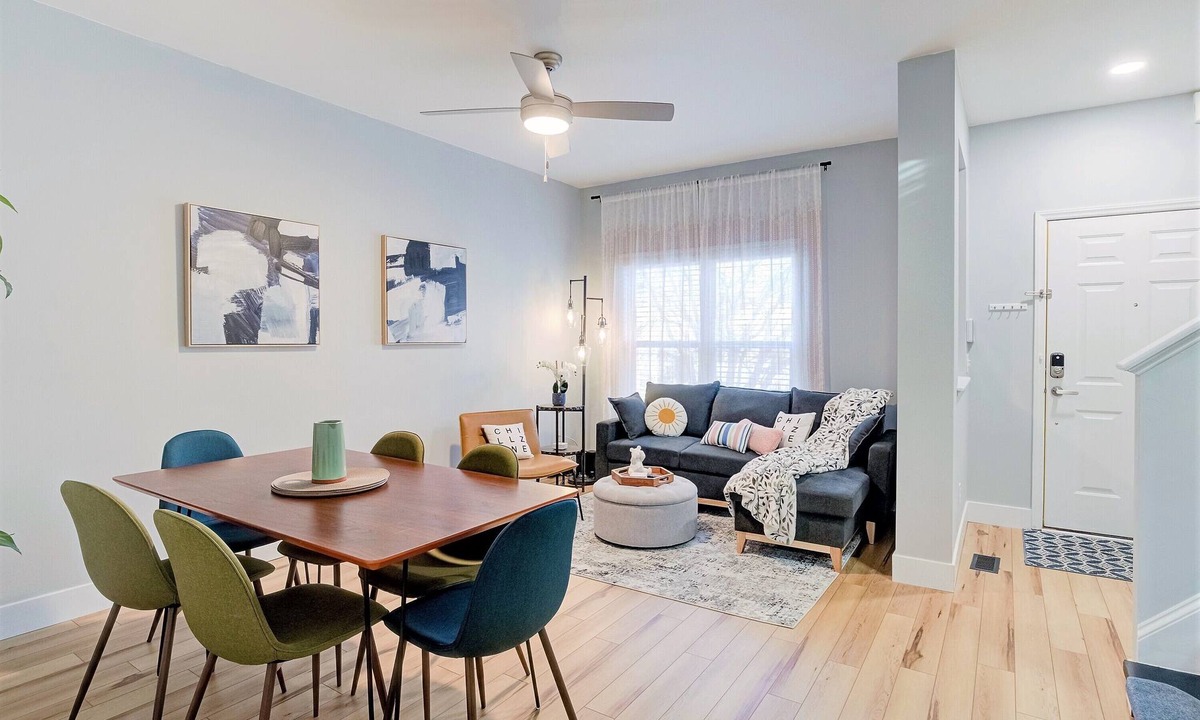 Downtown House | Stylish 3 br Home - Heart of Downtown Raleigh