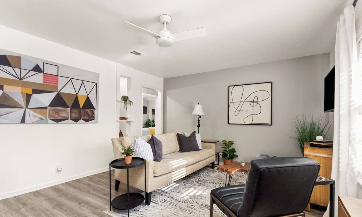 Govalle House | Stylish and Cozy 2BR in Vibrant East Austin
