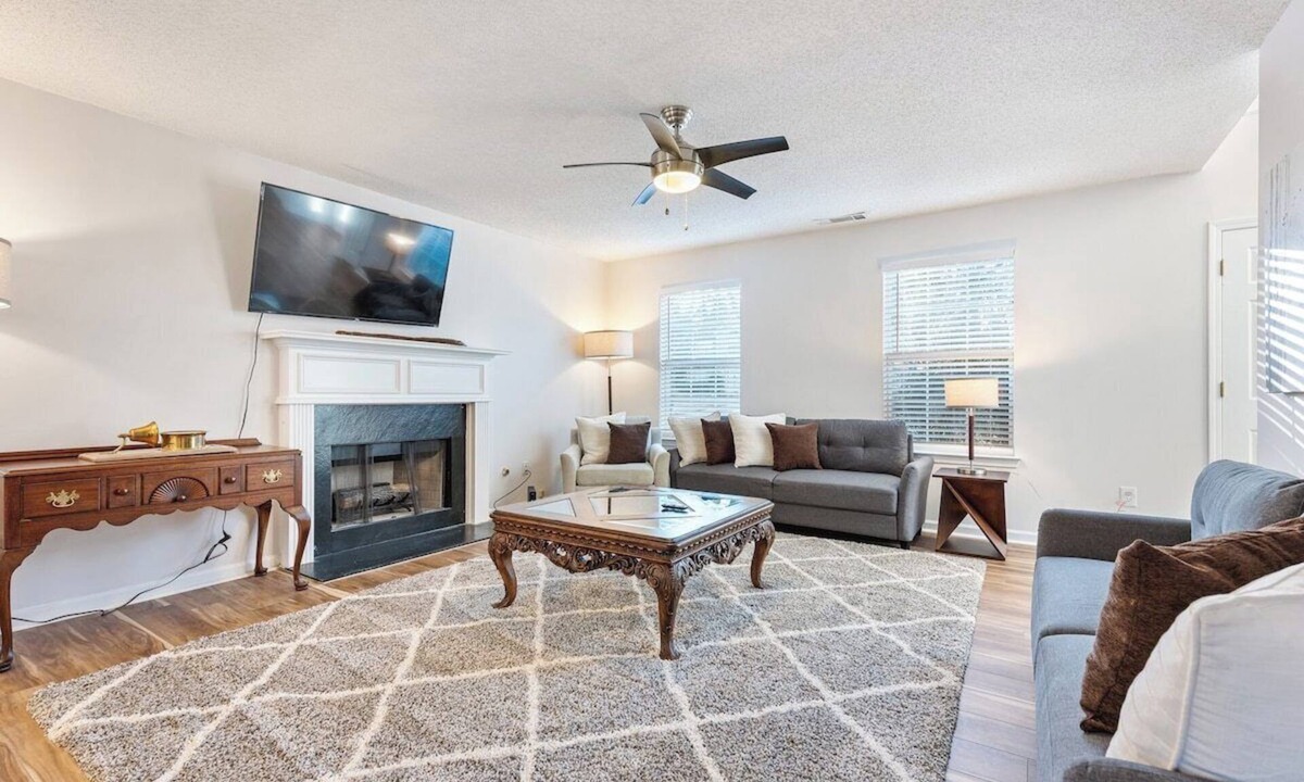 Decatur House | Stylish Atlanta Home 6BR Sleeps 12