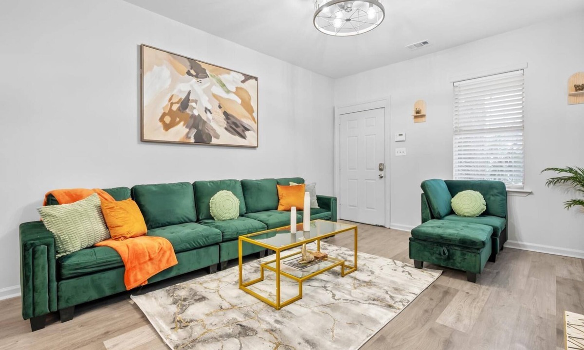 Midtown House | Stylish - Near River St, Forsyth & DT - Free Parking