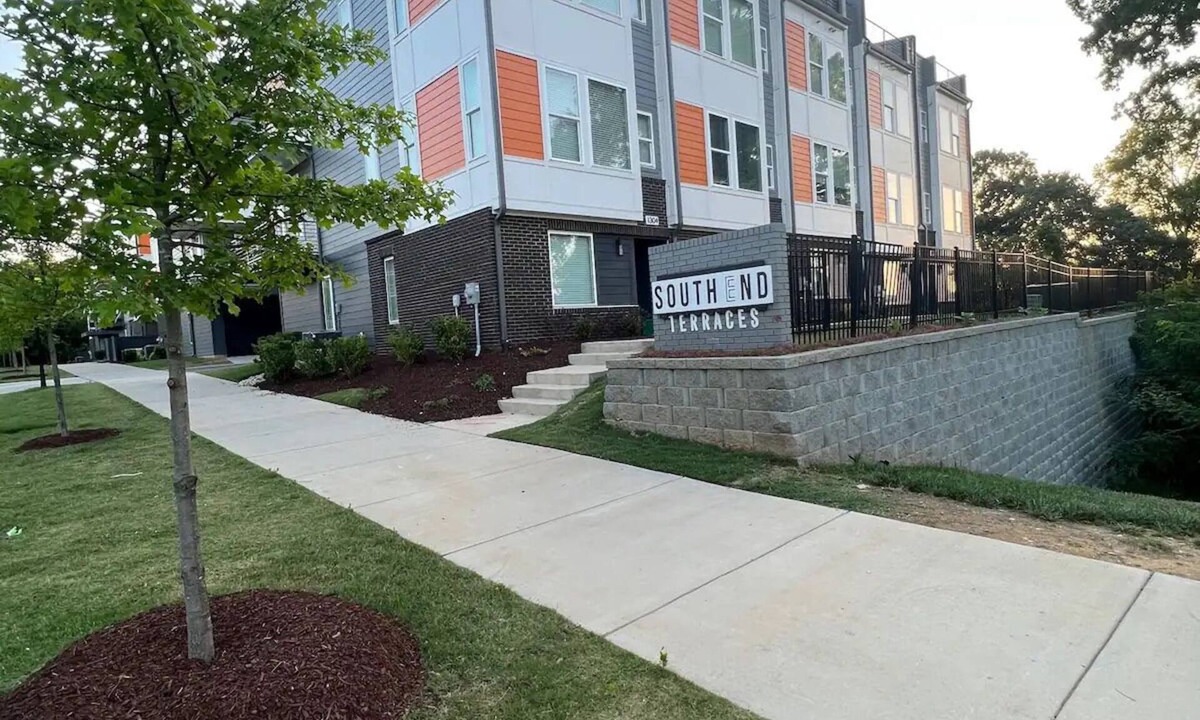 Charlotte House | Stylish roof top townhome uptown Charlotte