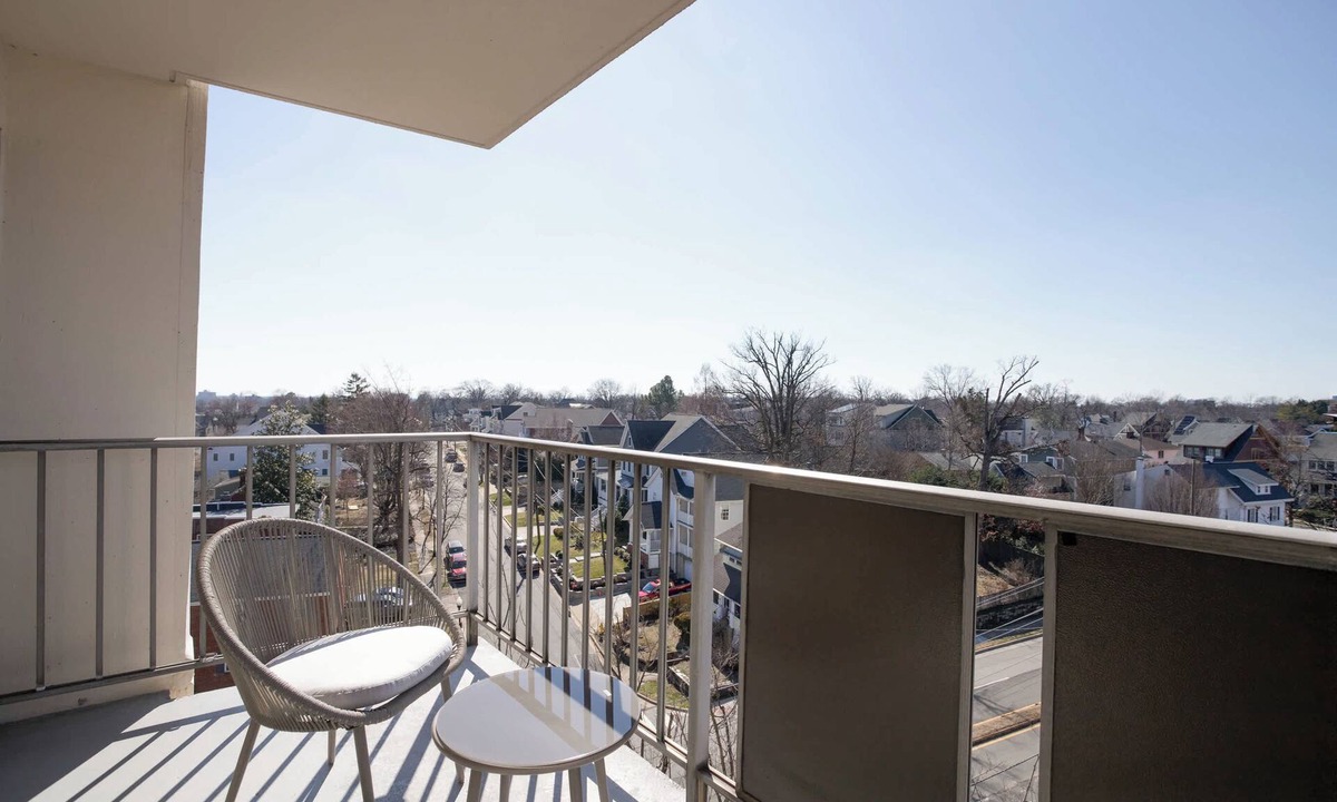 Court House Apartment | Stylish Studio Close to D.C.