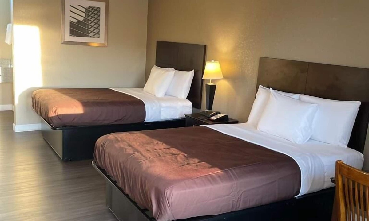 St. Andrews Hotel | Suburban Studios Columbia - Harbison