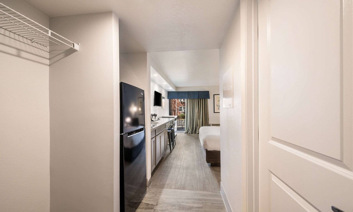 Williamsburg Hotel | Suburban Studios Williamsburg Central