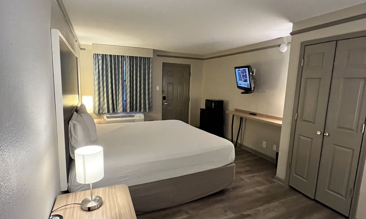 Sulphur Hotel | Sulphur Extended Stay