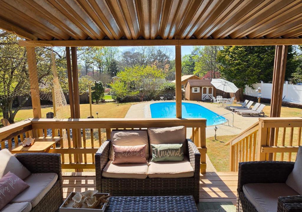 Stone Mountain House | Summer Escape with a Private Pool Perfect for Families, Spacious, Great Location