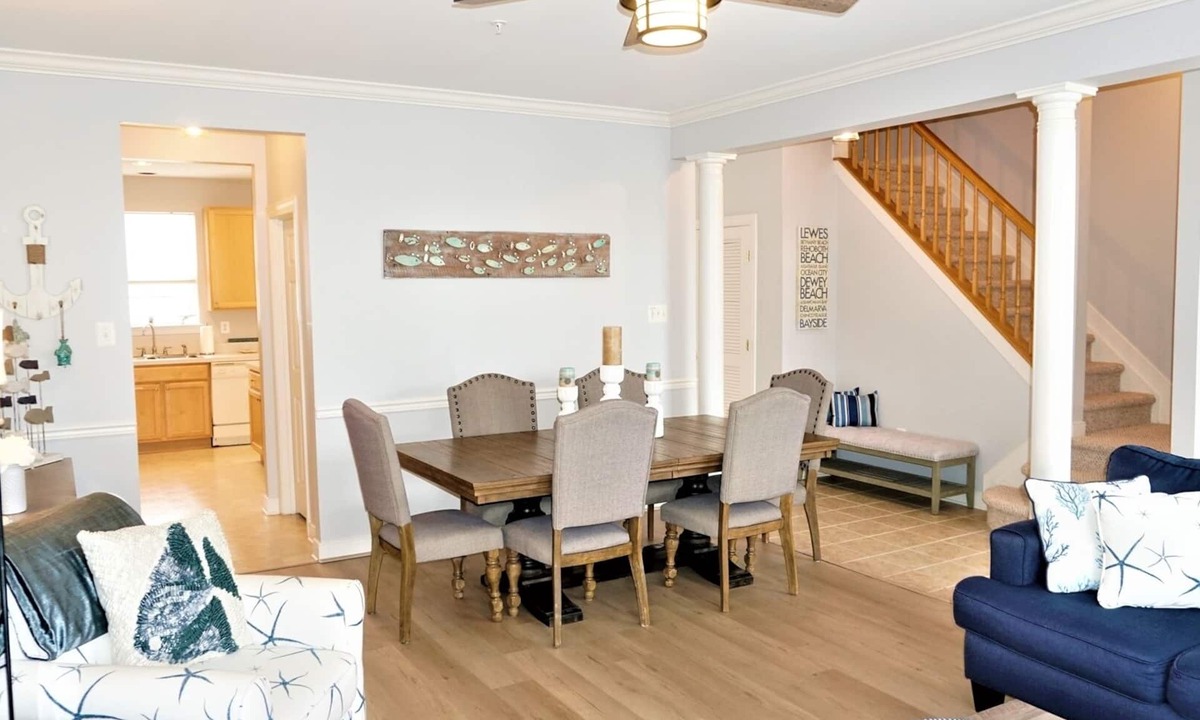 Villages of Five Points House | SUNDRENCHED REFLECTIONS – 4BD, 3.5BA – Sleeps 10 – Walkable community – Community Pool