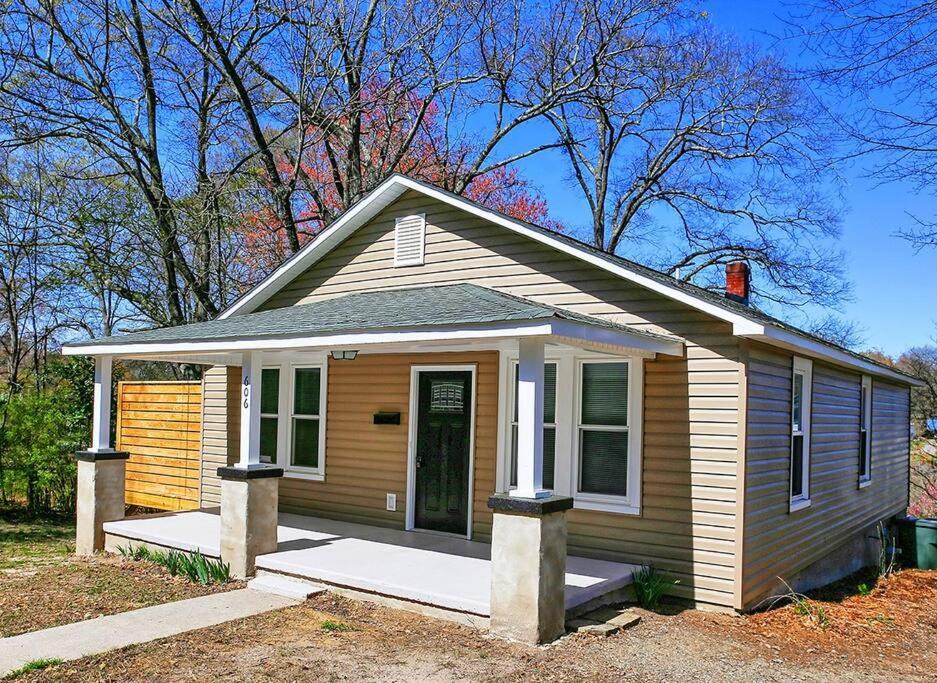 Lincolnton House | Sunny Hill Cottage in the Heart of Lincolnton