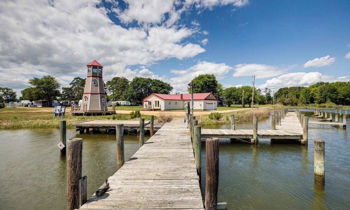 Avenue Cottage | Sunrise Landing: Waterfront Cottage in Avenue!