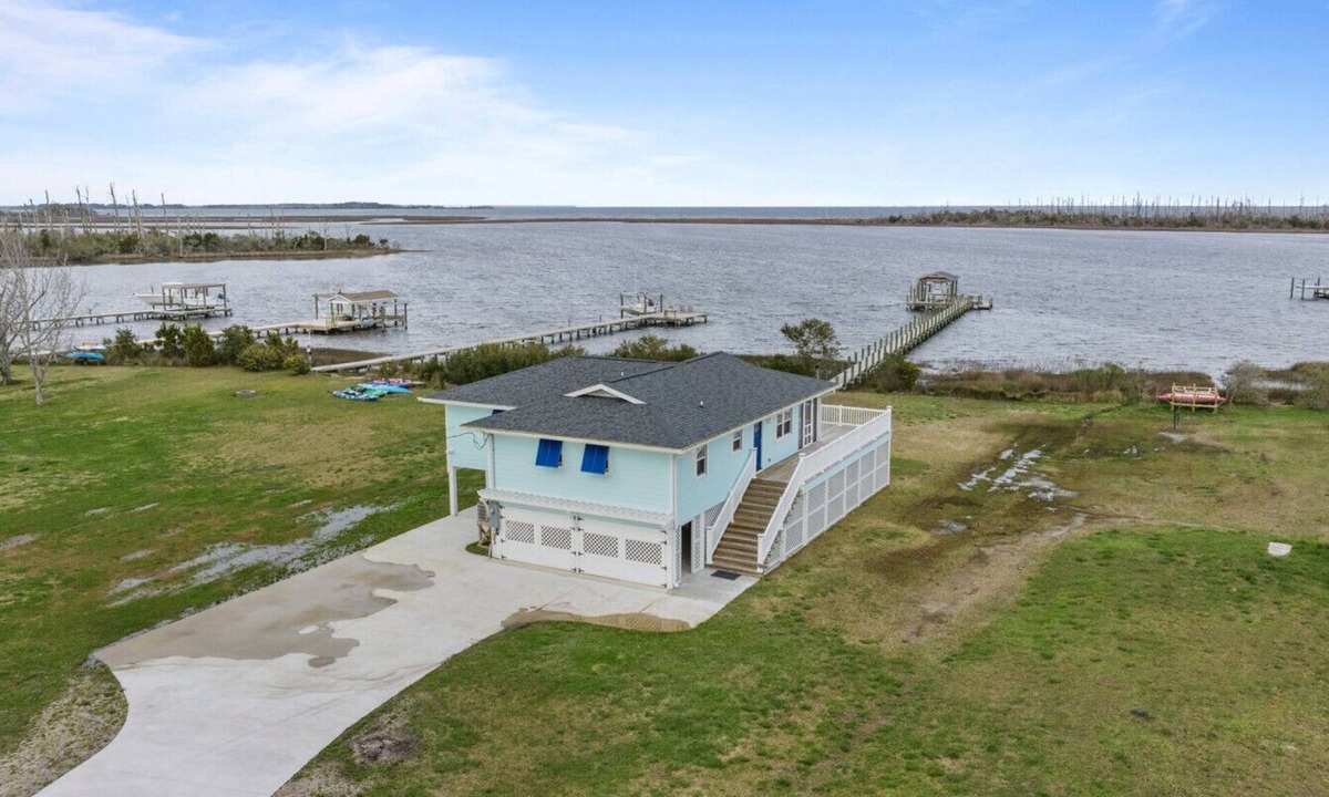 Marshallberg Cottage | Sunrise Sound Cottage | Dock, Fishing & Sunrises