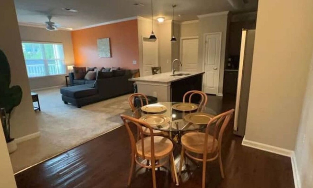Huntcliff Apartment | Sunset Oasis