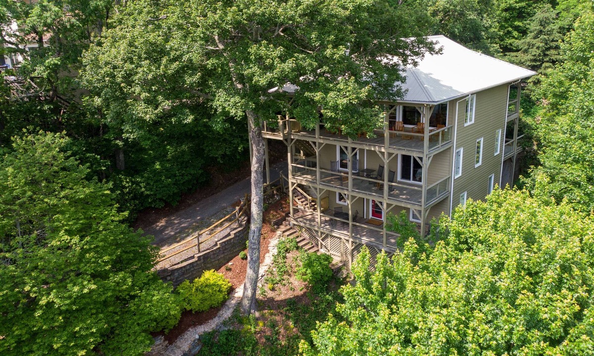 Blowing Rock House | Sunset Vista at Misty Mountain - Mtn views, pet friendly, 2 king suites, firepit