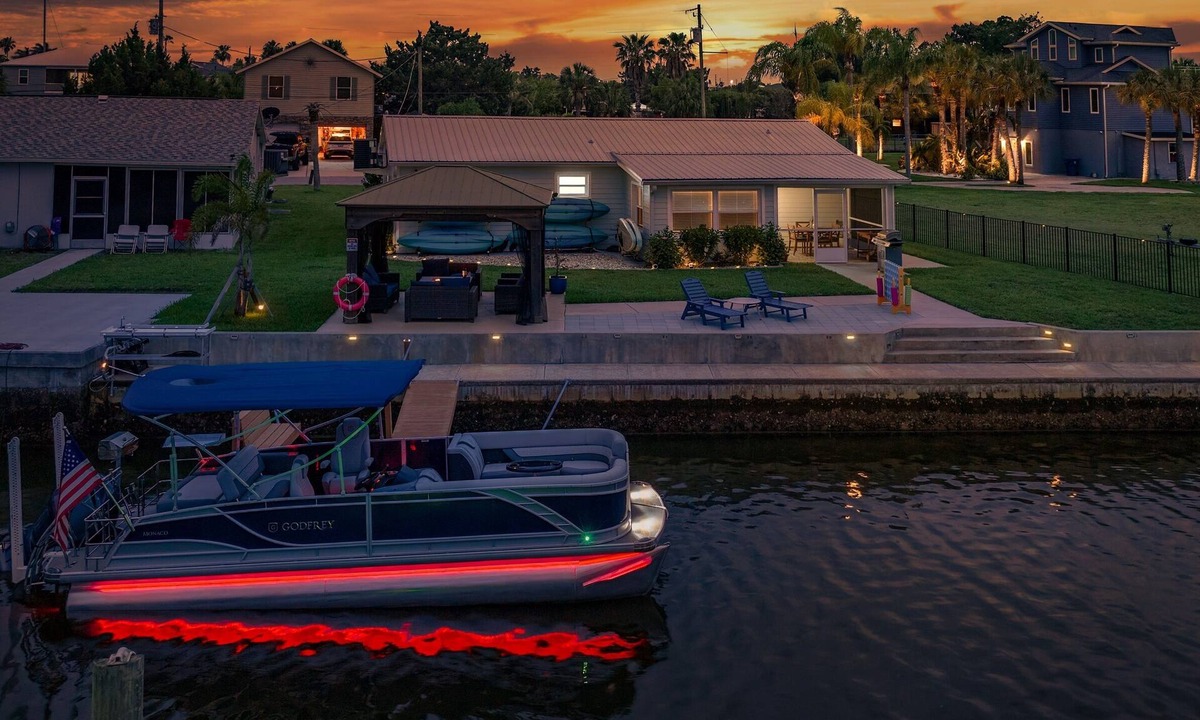 Spring Hill House | Sunshine Escape | Luxe Canal Home + Gulf Access