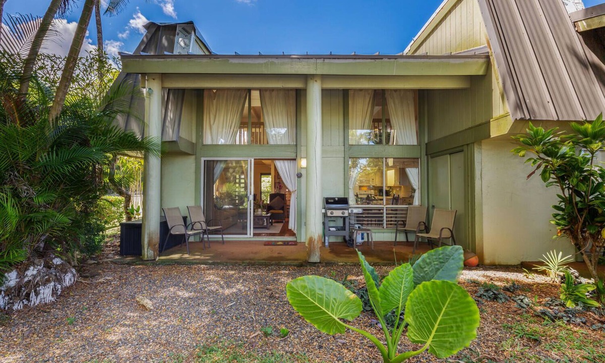 Princeville Condo | Super Homey & Comfortable Townhouse - Walk to Shops/Dining/Great Beaches