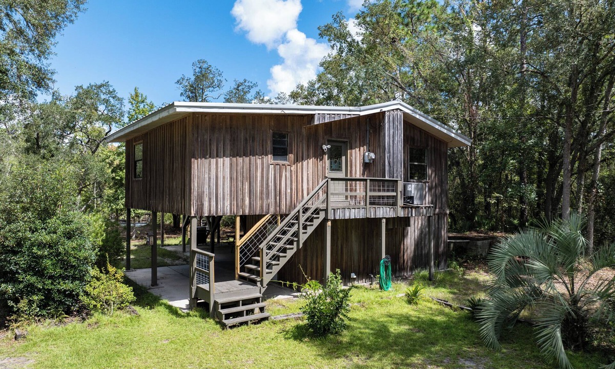 Lake City Cabin | Suwannee Comfort, Private Cozy Cabin on the Suwannee River