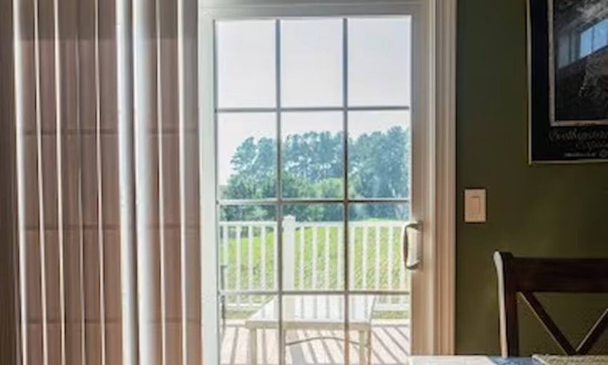 Carolina Shores House | Taylor Barn fun with this farm environment yet only 5 min to Sunset Beach