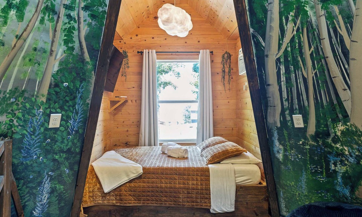Bryant Cabin | TeePee at Paradise Point with a hot tub, fire pit, & grill!