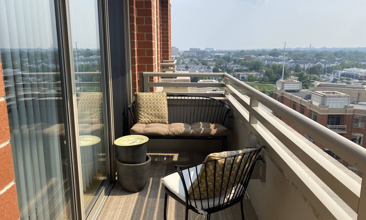 Potomac West Condo | Tenth Floor Condominium with breathtaking views of Capitol-underground parking,