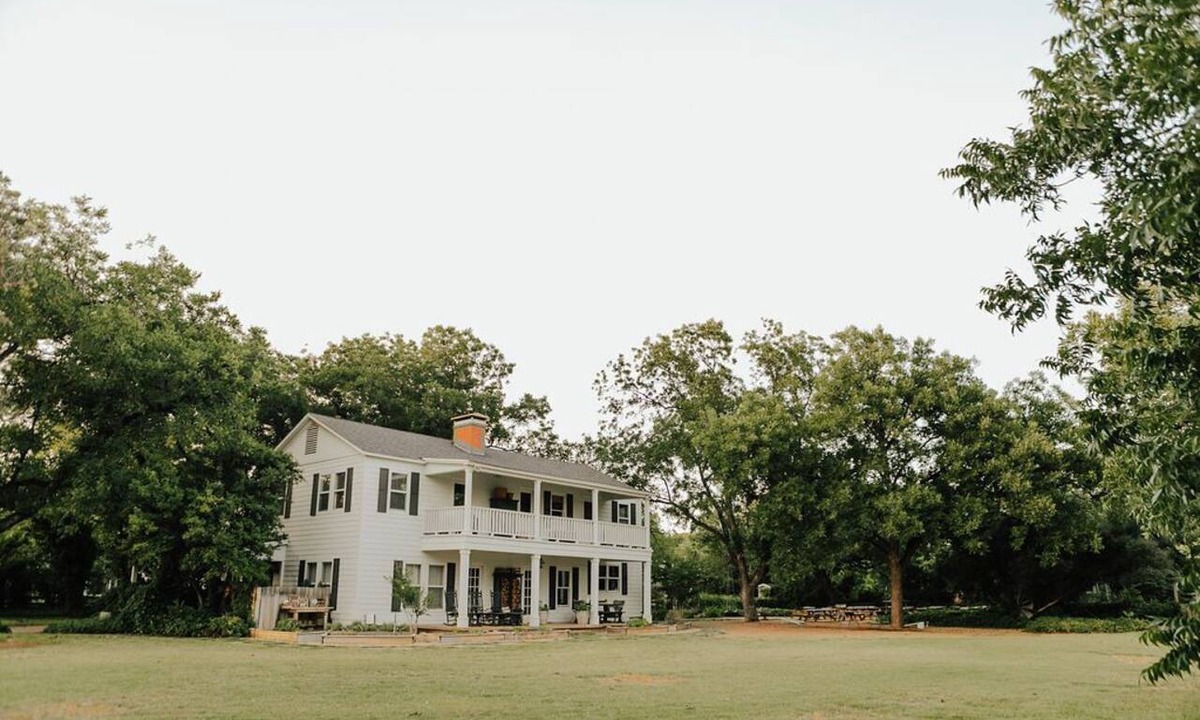 Abilene House | The Acre - Modern Farmhouse with Pool
