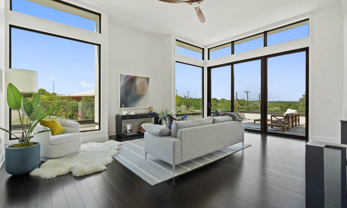 Barton Hills House | The Barton - elegant home with private pool and hot tub