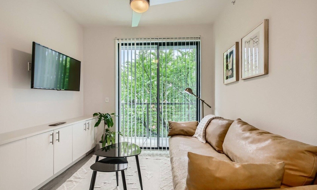 East Cesar Chavez Apartment | The Bindel l East Austin l Amazing Location