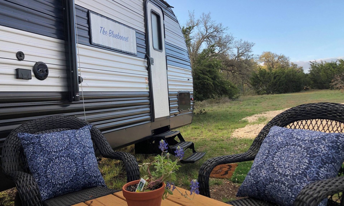 Dripping Springs House | The Bluebonnet Family Glamper with Firetable under the stars in Dripping Springs