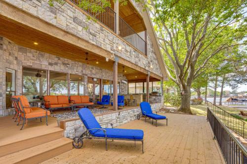 Cedar Creek Reservoir House | The Bluewater Bungalow - Luxe Cedar Creek Lake Gem