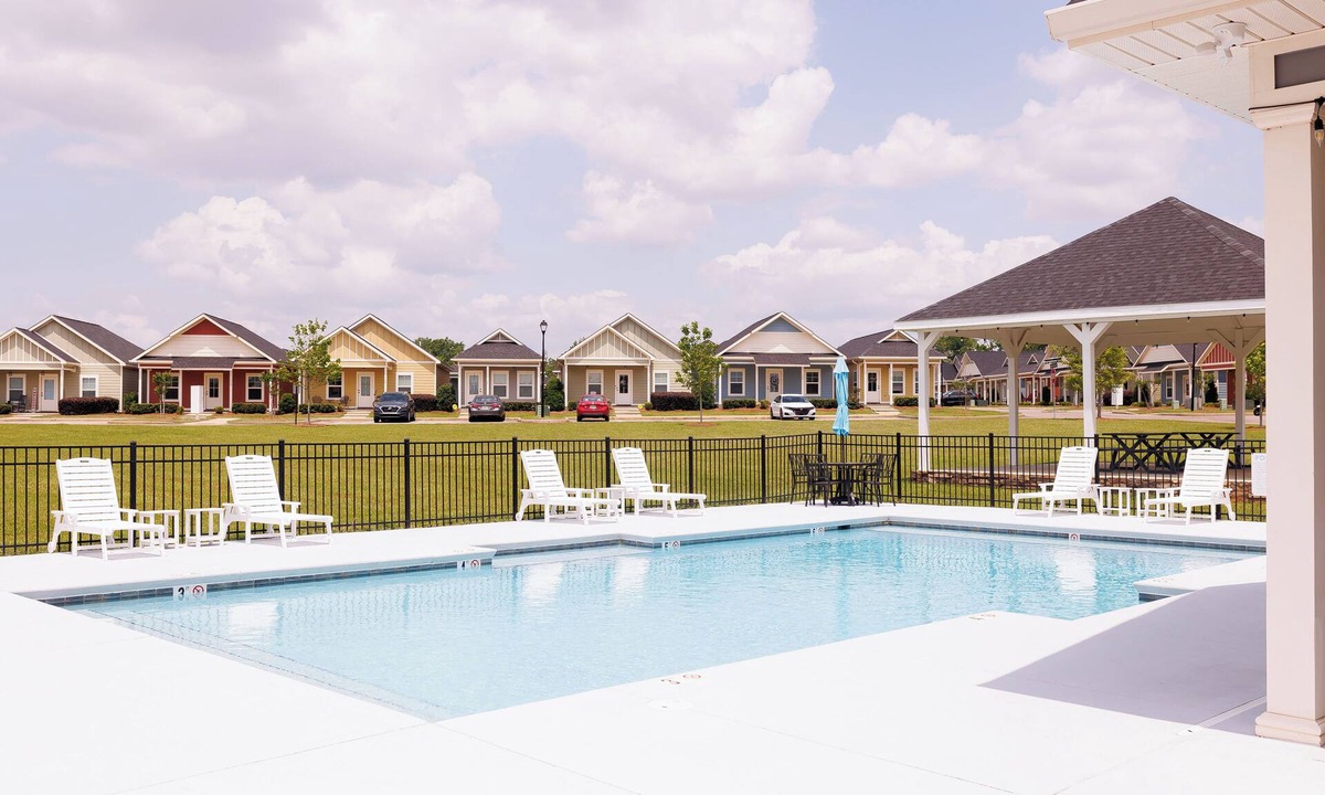 Midland City Cottage | The Cottages: 2BR/2BA Dothan Pet Friendly Gorgeous Pool, Pickle Ball court, Gym