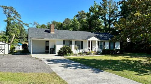 Manteo House | The Dogwood House