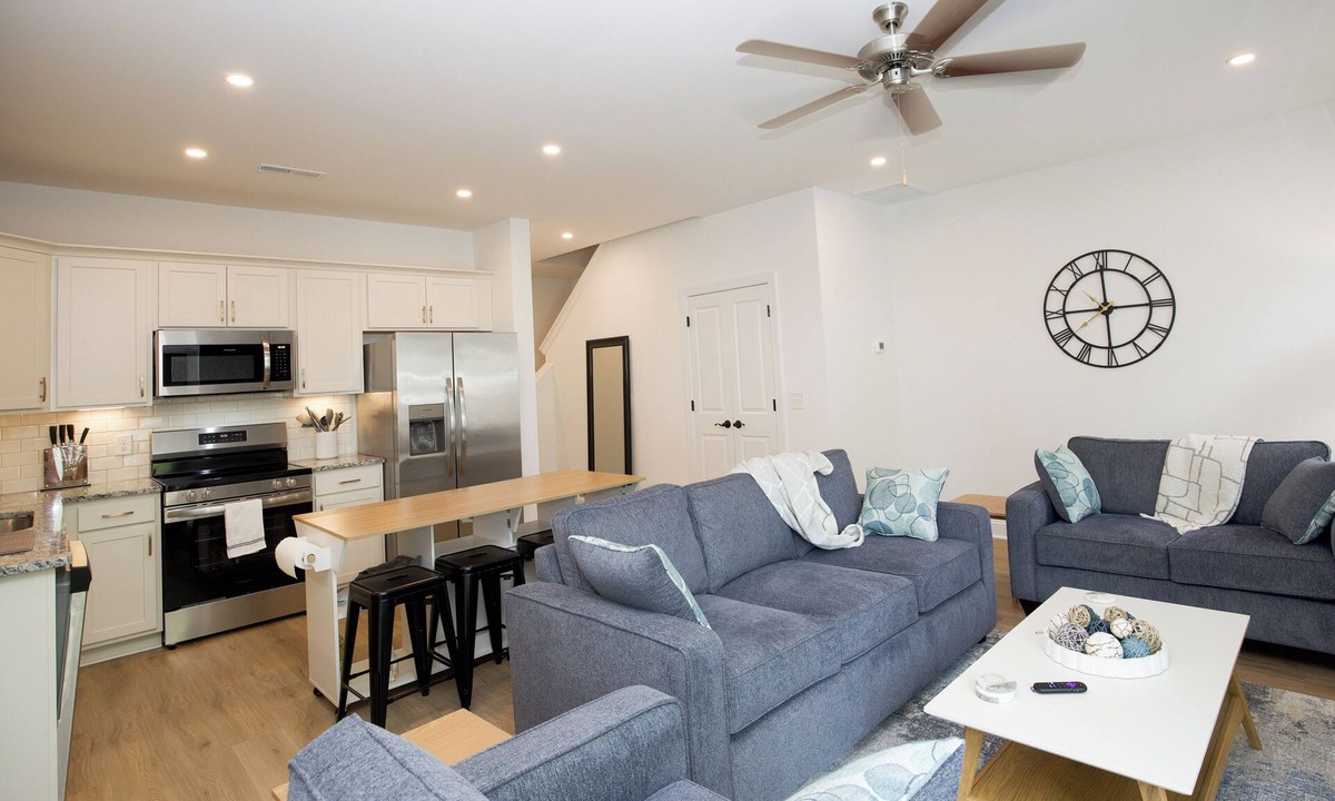 Southern Pines House | The Downtown Pines Retreat - 3BR Southern Pines Townhome
