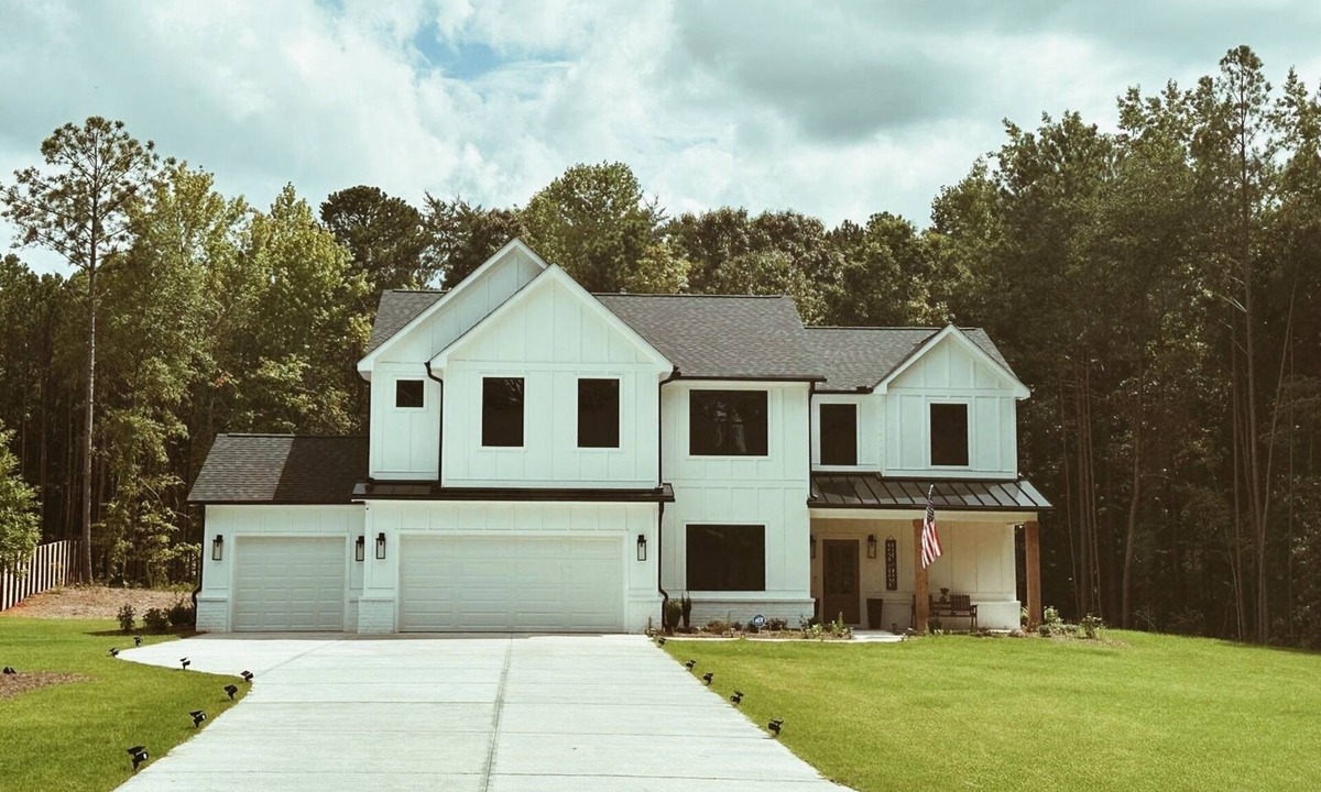 Lawrenceville House | The Fortune House Spacious 5-bedroom house in enchanting Lawrenceville