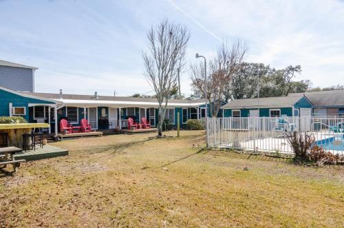 Kure Beach Hotel | The Gull Hidden Treasure Inn Room 1 by Bryant Real Estate