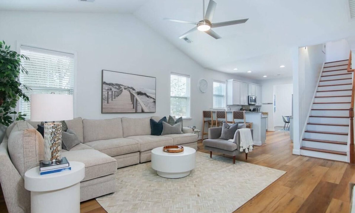 North Charleston House | The Jade, Park Circle, Mins to Dwtn and Beaches