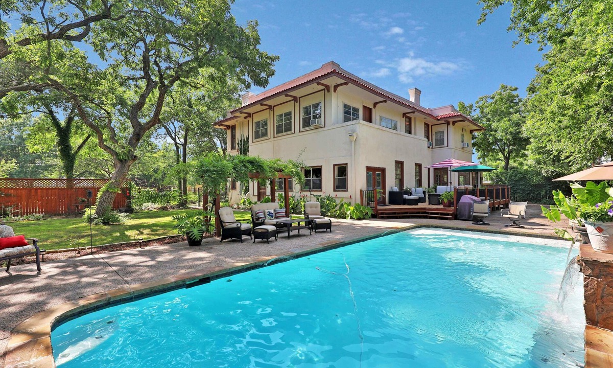 Gainesville Bed & Breakfast | The Lancaster Manor B&B