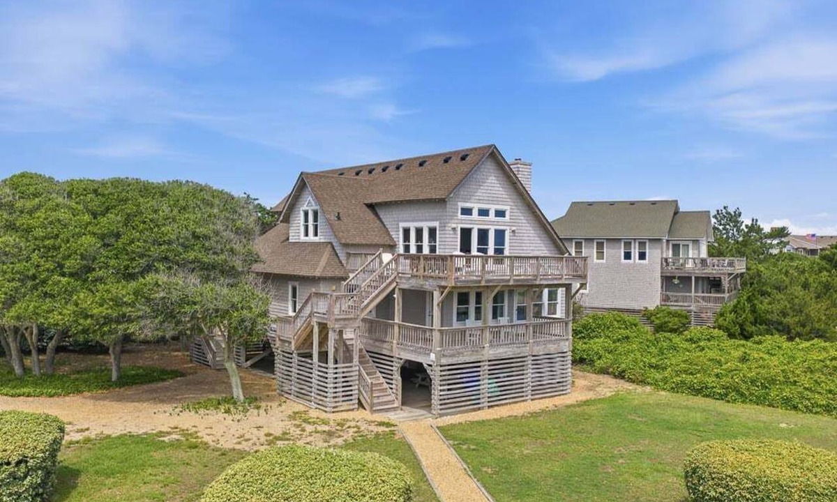 Duck House | The Little Wren | 180 ft to the beach | Community Pool