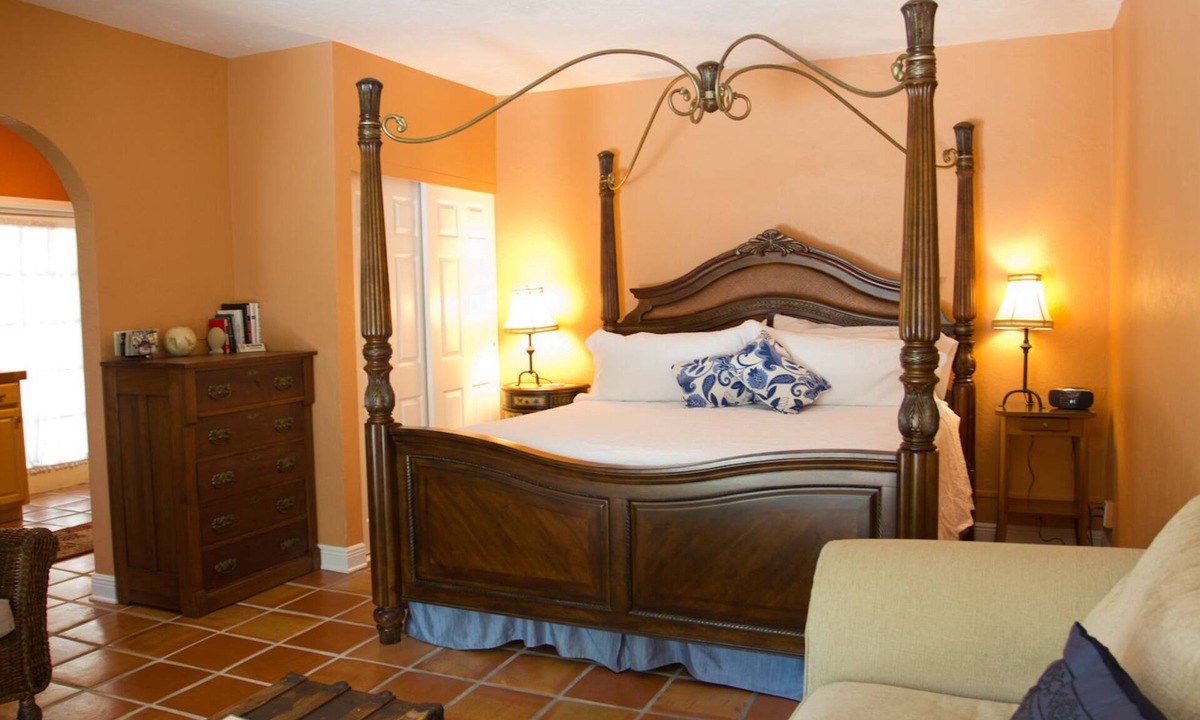 Parrot Cove House | The Mango Inn Bed & Breakfast