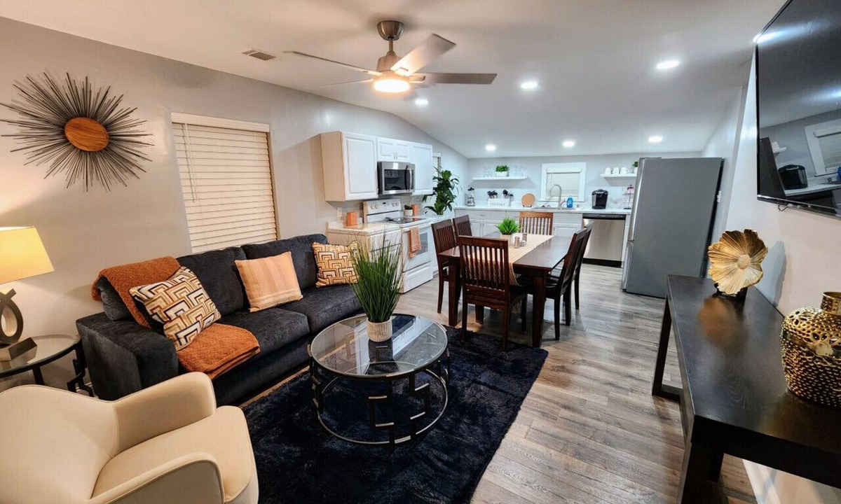 Savannah House | The Nest 2BR 1BA Charmer
