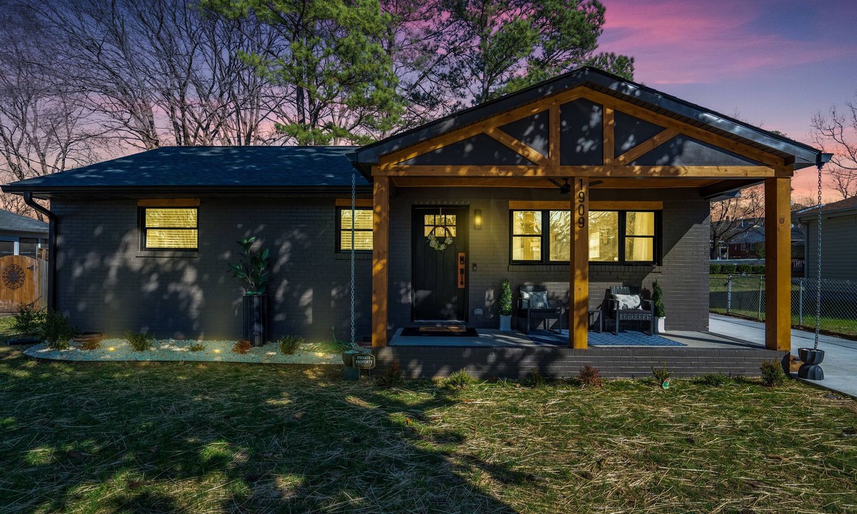 Southeast Raleigh House | the "NOLIAhouze", unique & modern. Perfect for great memories! 2mi to Downtown