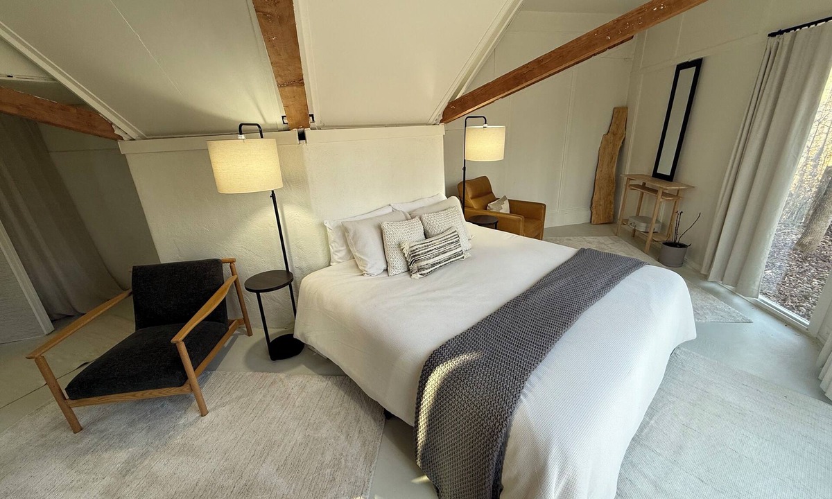 Jonesville House | The Octagon Oasis — a one-of-a-kind retreat in charming Elkin, NC.