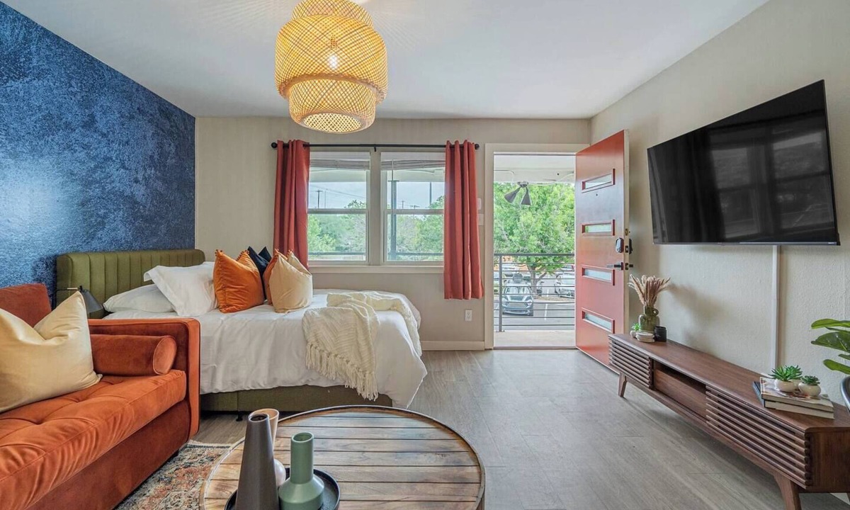 Allandale Apartment | The Olive | Cozy Retreat | Sleeps 3