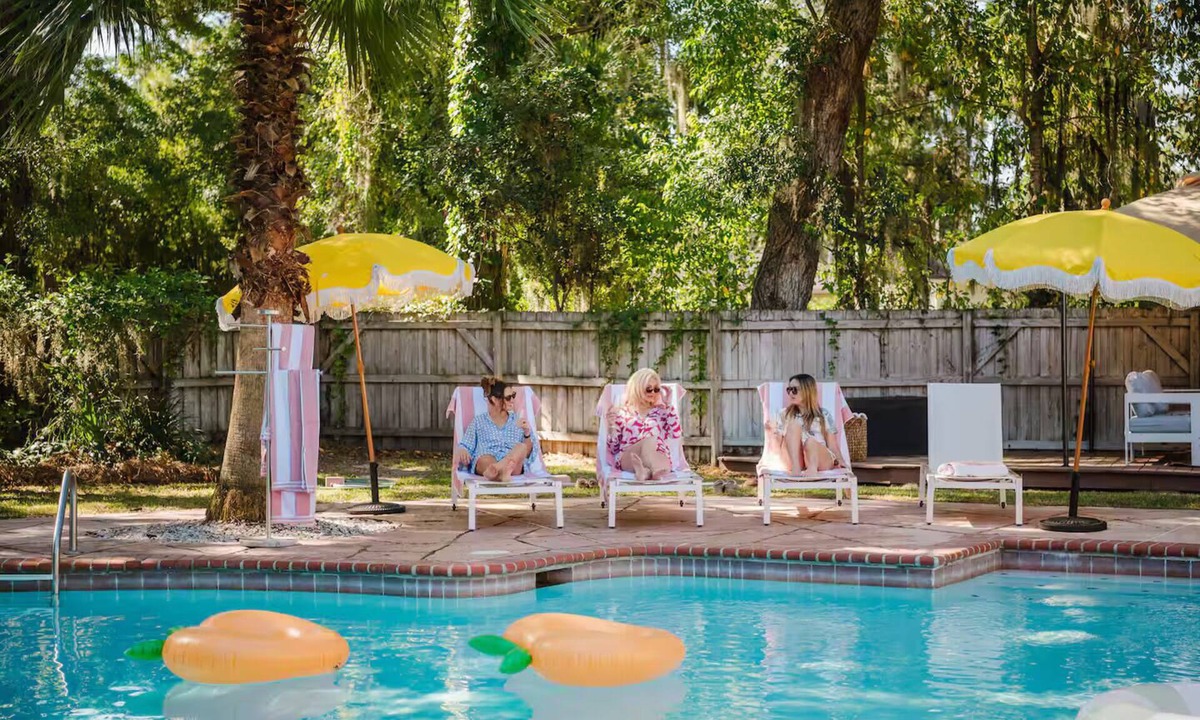 Savannah House | The PeachyOaks-Resort Pool-Karaoke - Near DT&Tybee